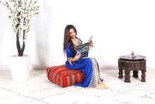 Load image into Gallery viewer, All Wool Footstool Kilim Pillow