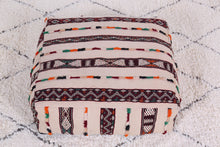 Load image into Gallery viewer, Wool pouf