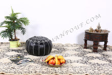 Load image into Gallery viewer, Black and white titched Leather