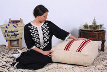 Load image into Gallery viewer, Decorative Moroccan pillow case