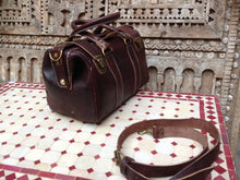 Load image into Gallery viewer, Doctor chocolate Leather Duffle Bag / Purse