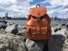 Load image into Gallery viewer, Classic Medium Traveller Backpack in Tan Caramel
