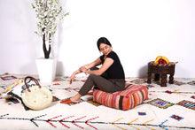 Load image into Gallery viewer, Moroccan Interion pouf kilim
