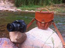 Load image into Gallery viewer, Leather Camera Purse for Professional Photographers
